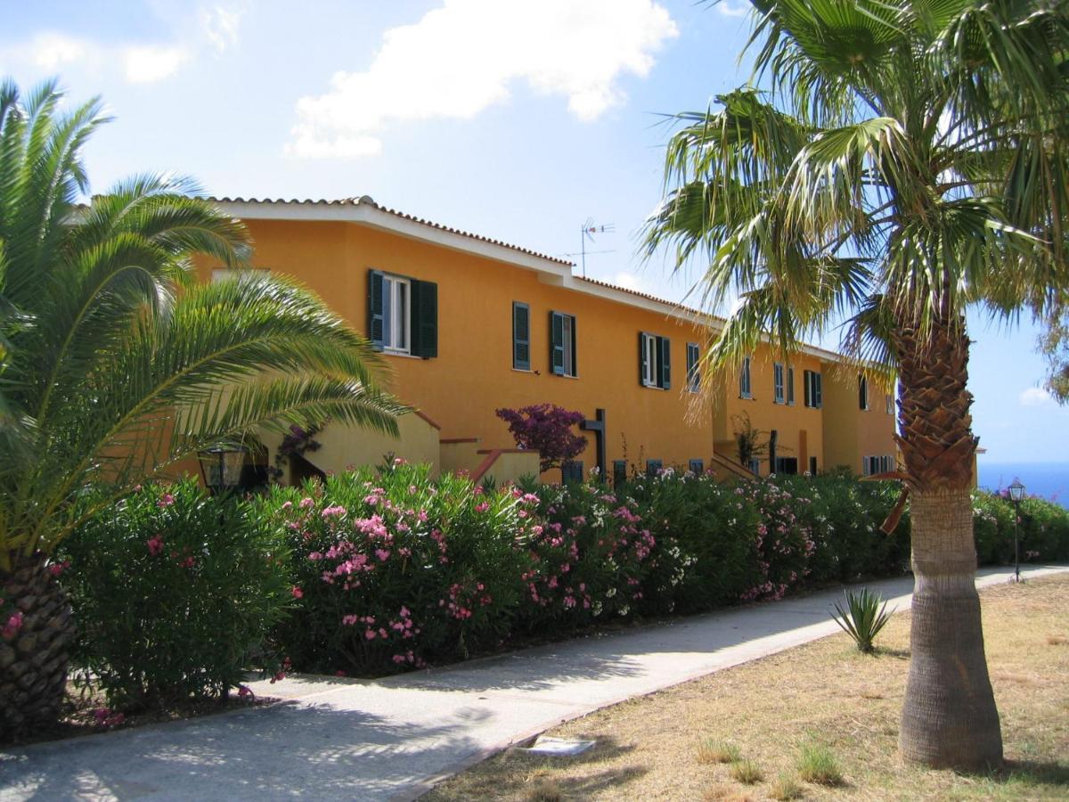 Casa Marzy- Charming Tropea Studio With Pool, Sea & Volcano Views Eksteriør billede